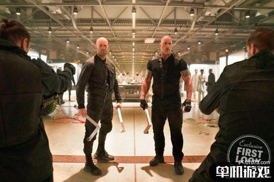 《速度与激情》外传《霍伯斯与肖》新剧照曝光 巨石强森、杰森·斯坦森光头瞩目